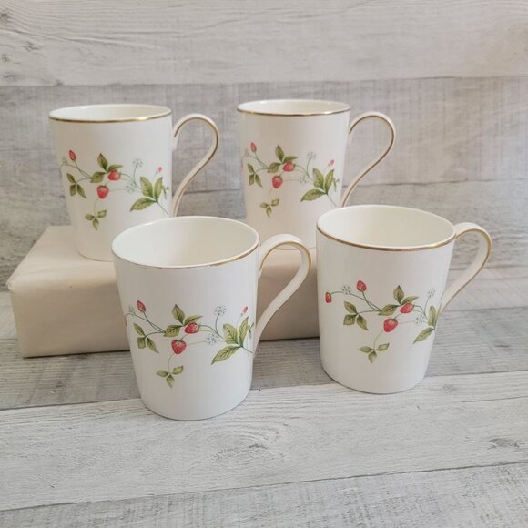 Christopher Stuart Bone China Strawberry Vine Mugs Set Of 4 - Picture 1 of 5